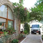 Rixhi 3* Саранда