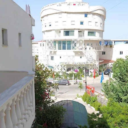 Rixhi 3* Sarandë