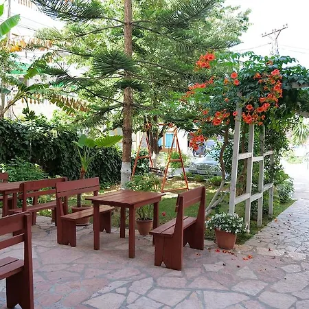 Rixhi 3* Sarandë