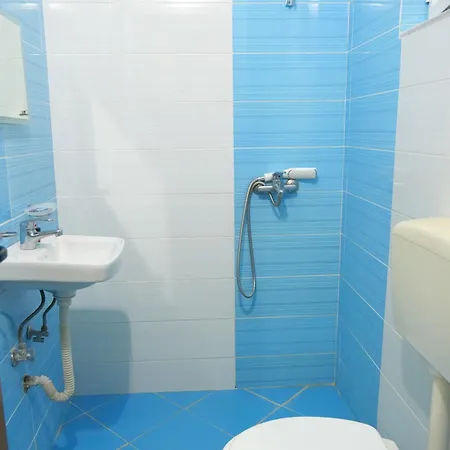 Ξενοδοχείο Rixhi 3*