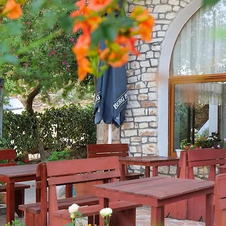 Hotel Rixhi 3*