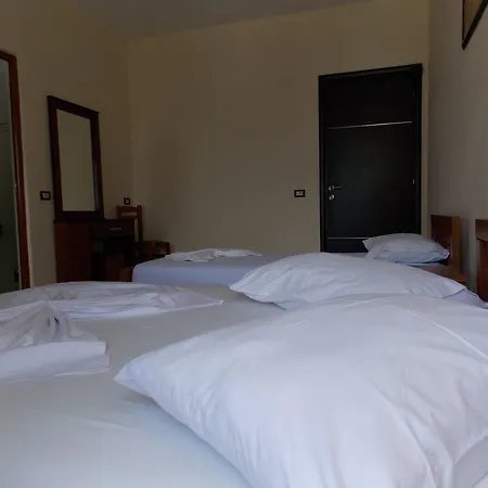 Ξενοδοχείο Rixhi 3*