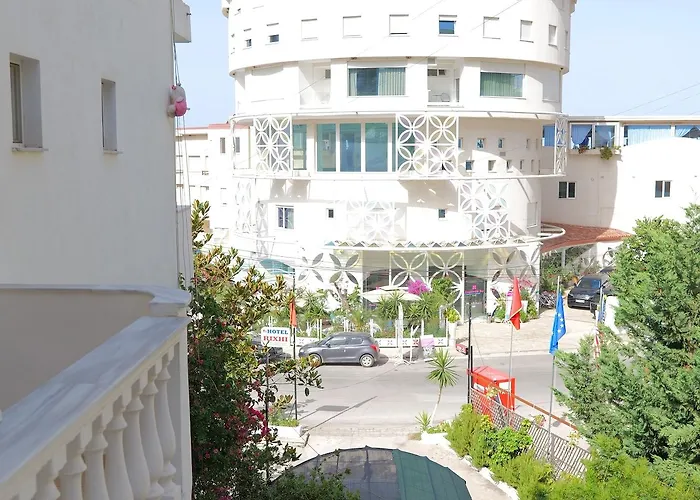 Rixhi 3* Saranda