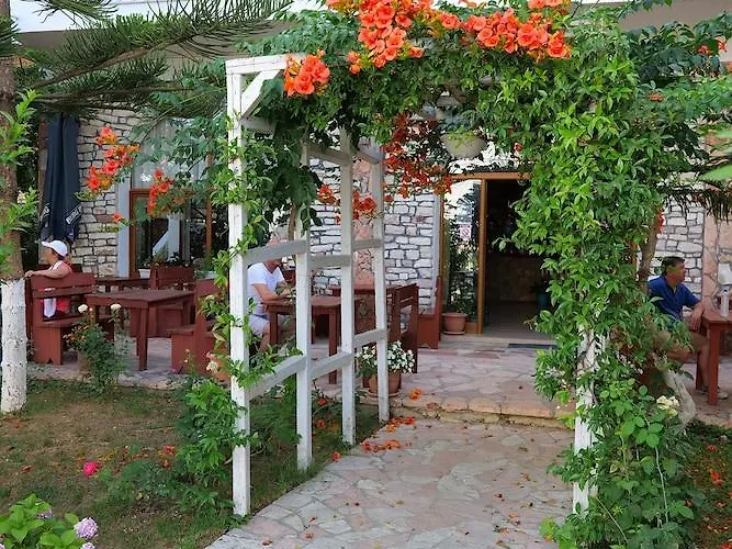 Rixhi Otel 3*