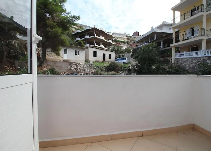 Rixhi 3* Sarandë